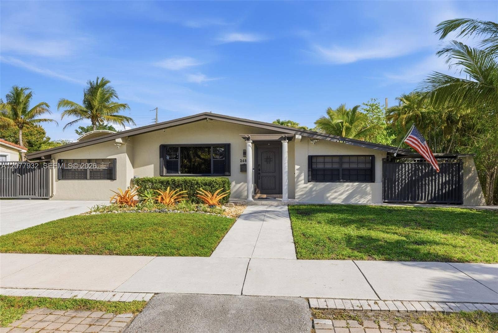 2485 NE 214th Street, Miami, FL 33180 Photo 3