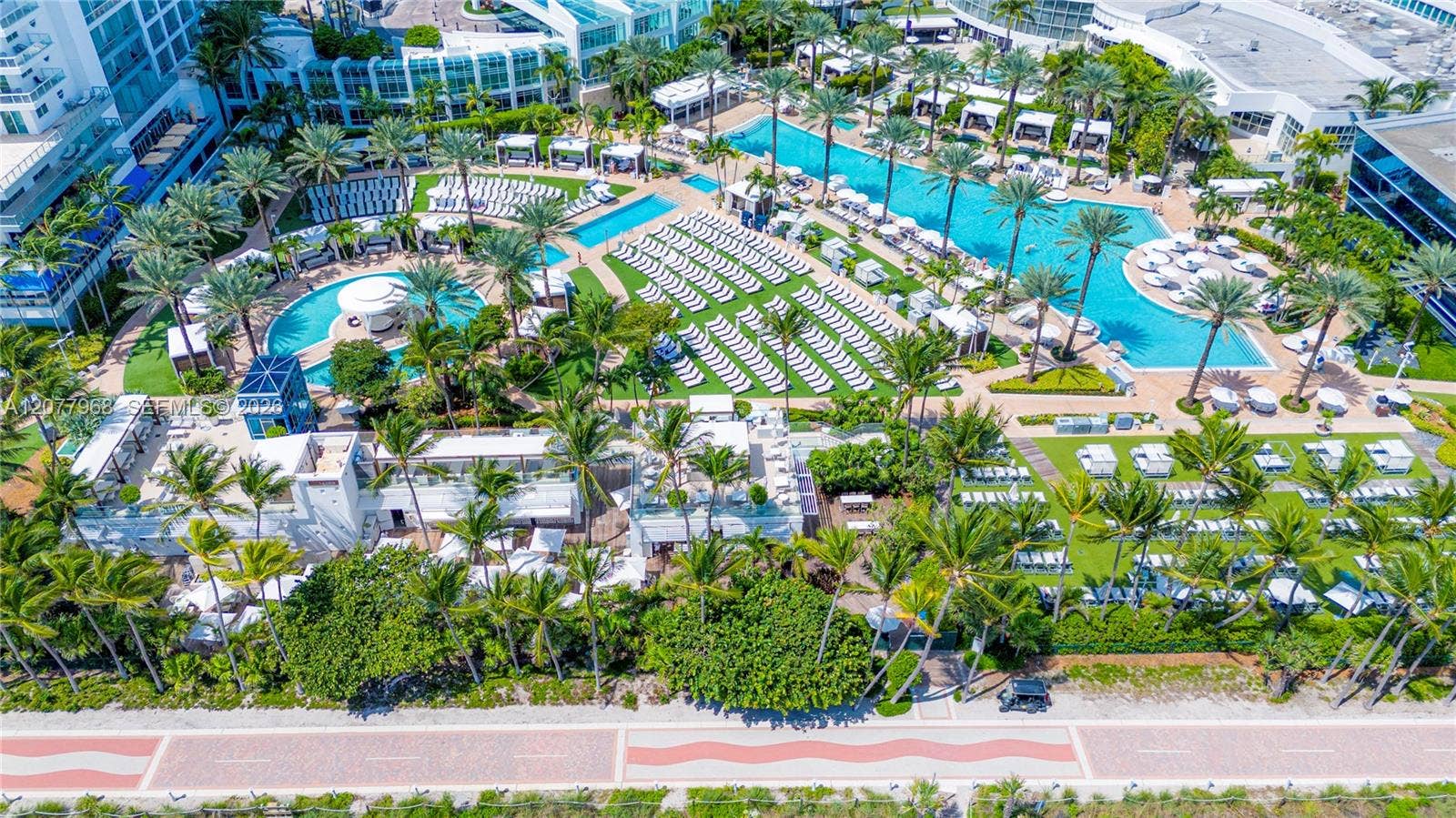 4391 Collins Avenue, #803, Miami Beach, FL 33140 Pool grounds