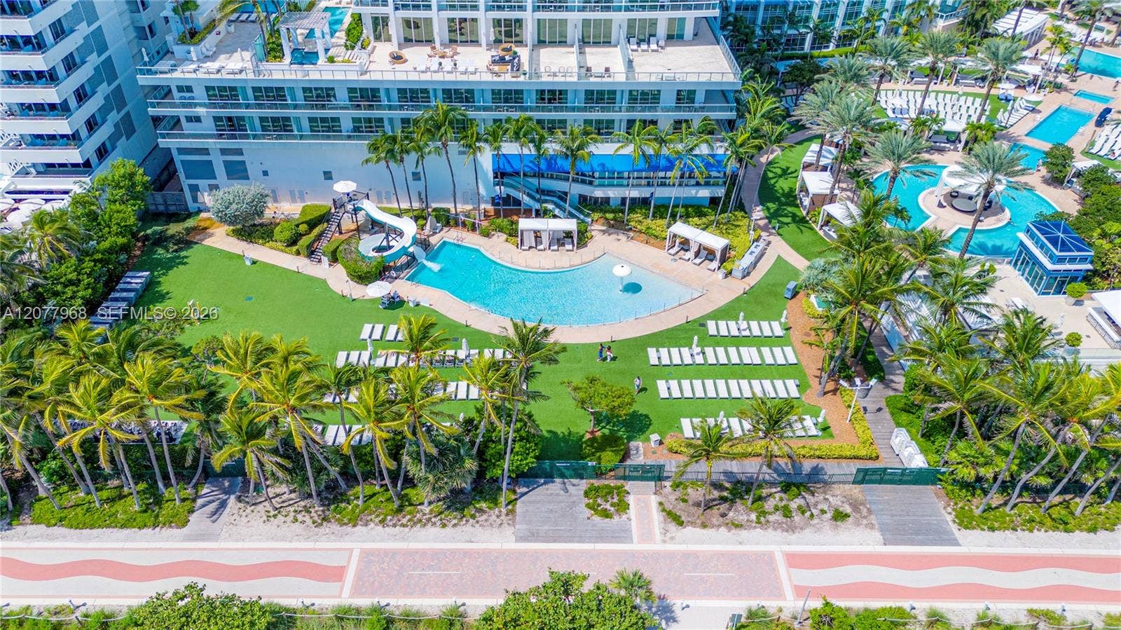 4391 Collins Avenue, #803, Miami Beach, FL 33140 Pool grounds