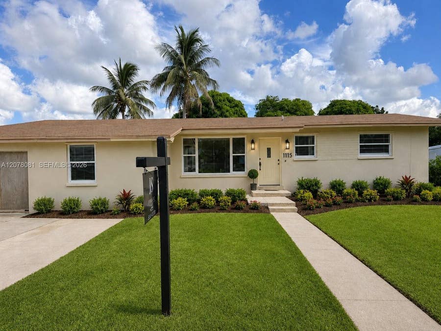 Property photo for 1115 W 51st Place, Hialeah, FL