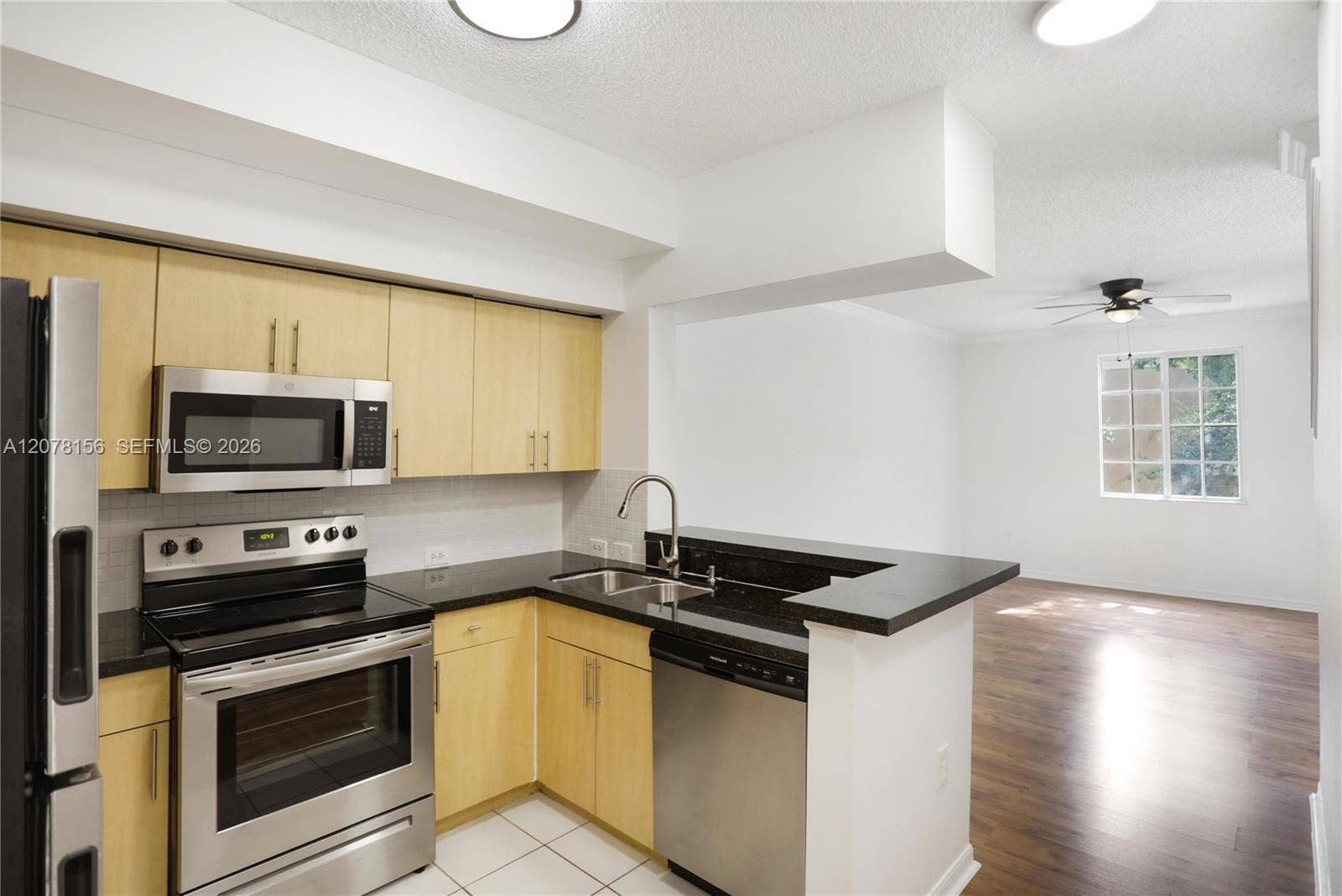 2941 NE 185th Street, #1305, Miami, FL 33180 Photo 6