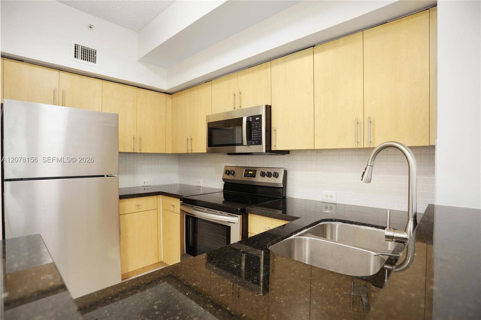 2941 NE 185th Street, #1305, Miami, FL 33180 Photo 4