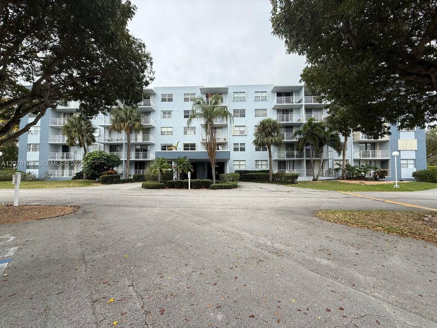 Property photo for 500 Executive Center Drive, #4J, West Palm Beach, FL