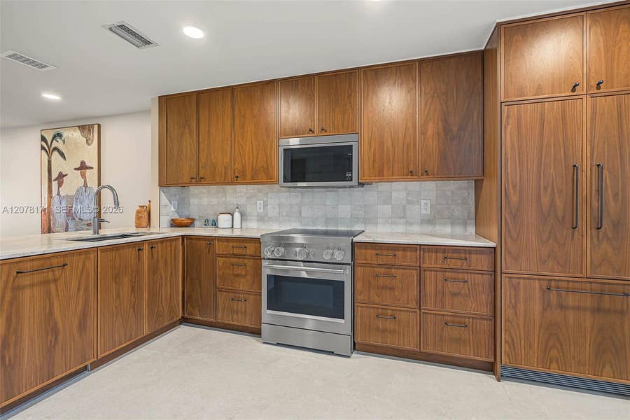 Property photo for 825 SE 2nd Street, #825, Fort Lauderdale, FL