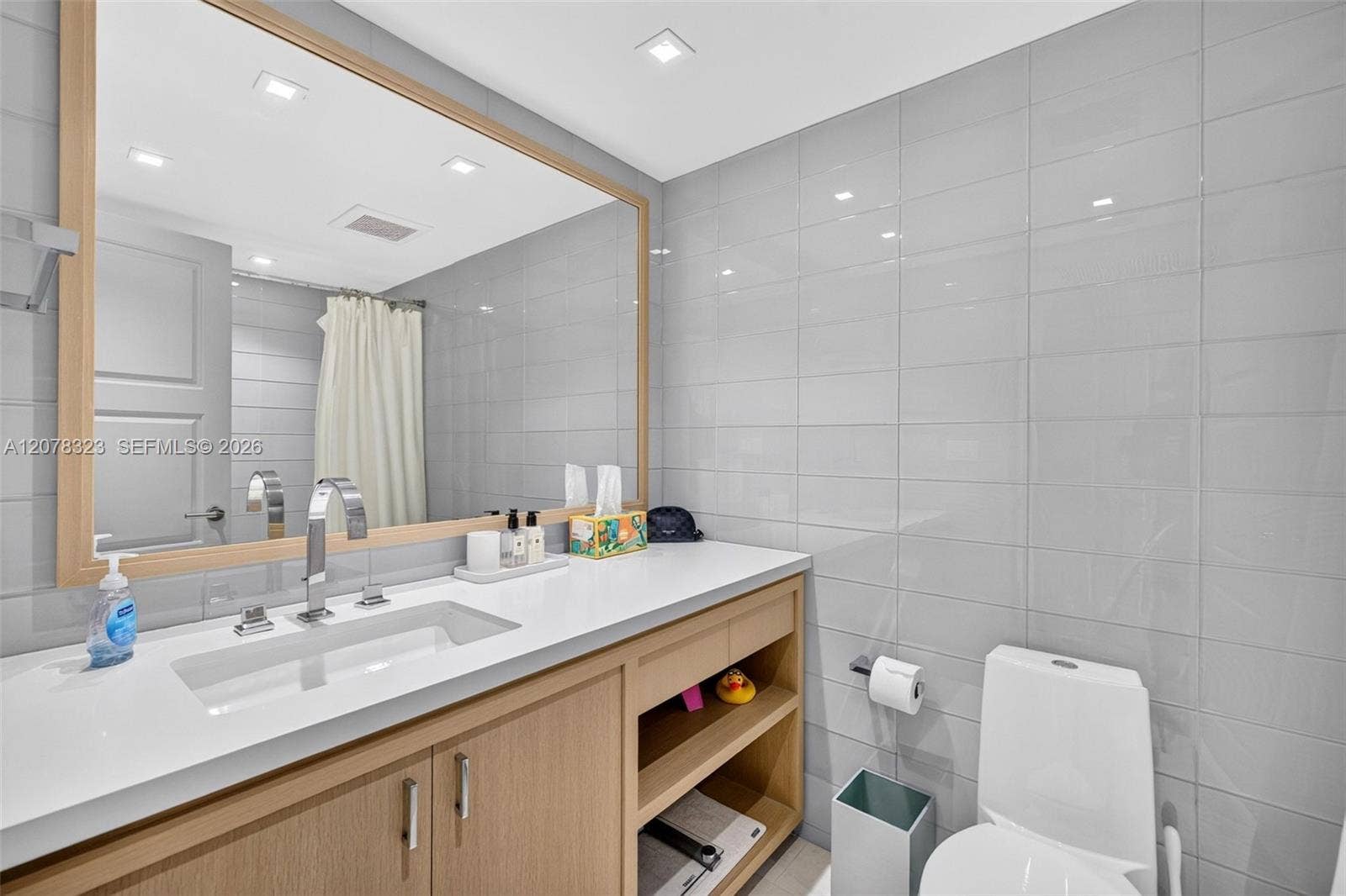 Ensuite Bedroom 2