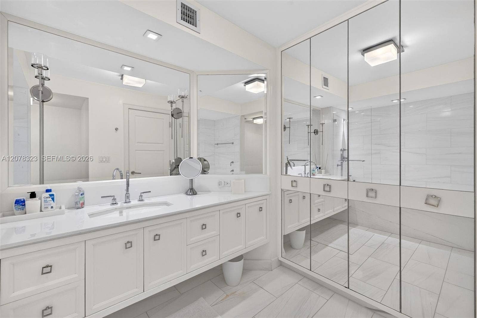 Master His/Her Bathroom