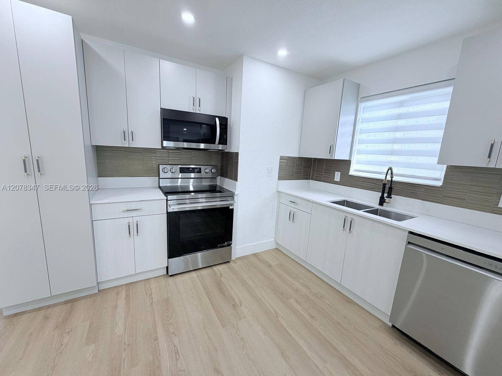 4130 NW 11th Avenue, Oakland Park, FL 33309 Photo 6