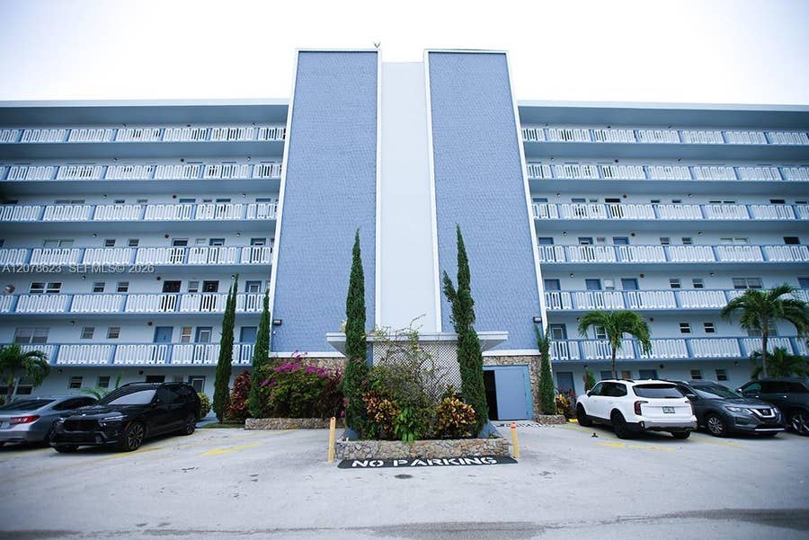 Property photo for 300 NE 12th Avenue, #703, Hallandale Beach, FL