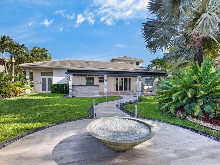 Property photo for 1371 Victoria Isle Drive, Weston, FL