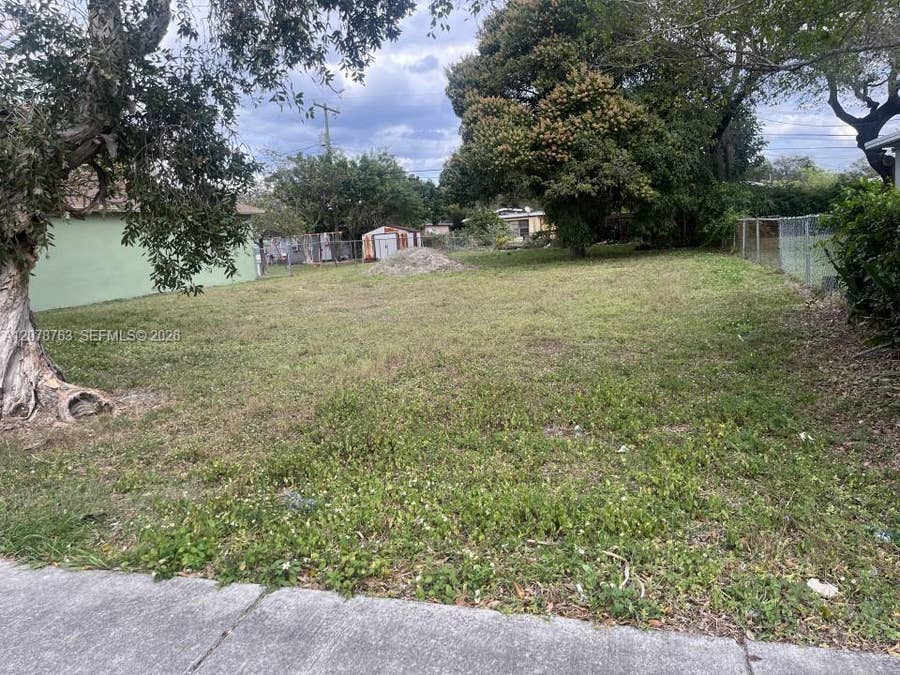 Property photo for 636 NW 12th Avenue, Fort Lauderdale, FL