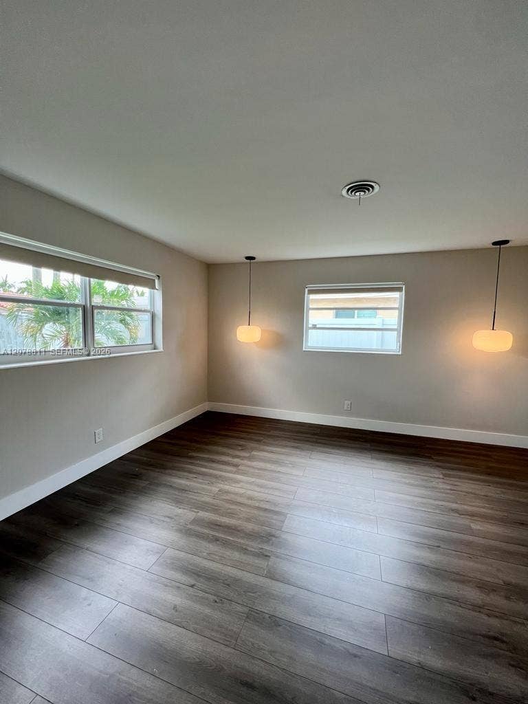 Photo 51
