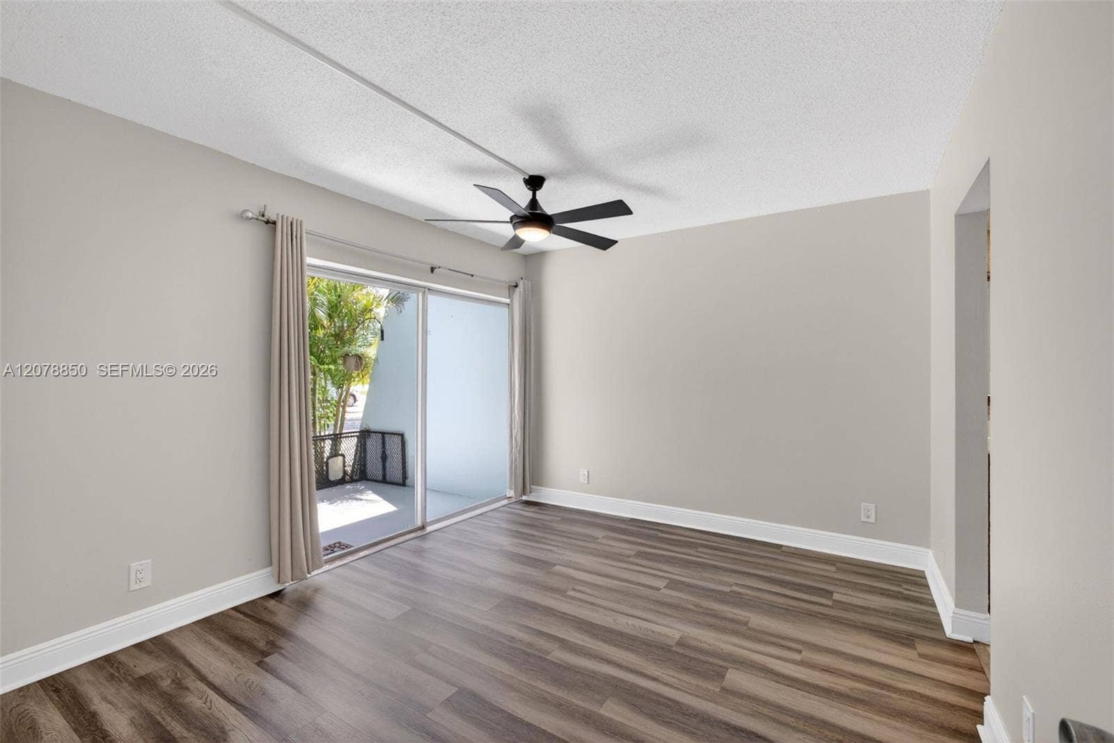 725 Hummingbird Way, #109, North Palm Beach, FL 33408 Photo 12