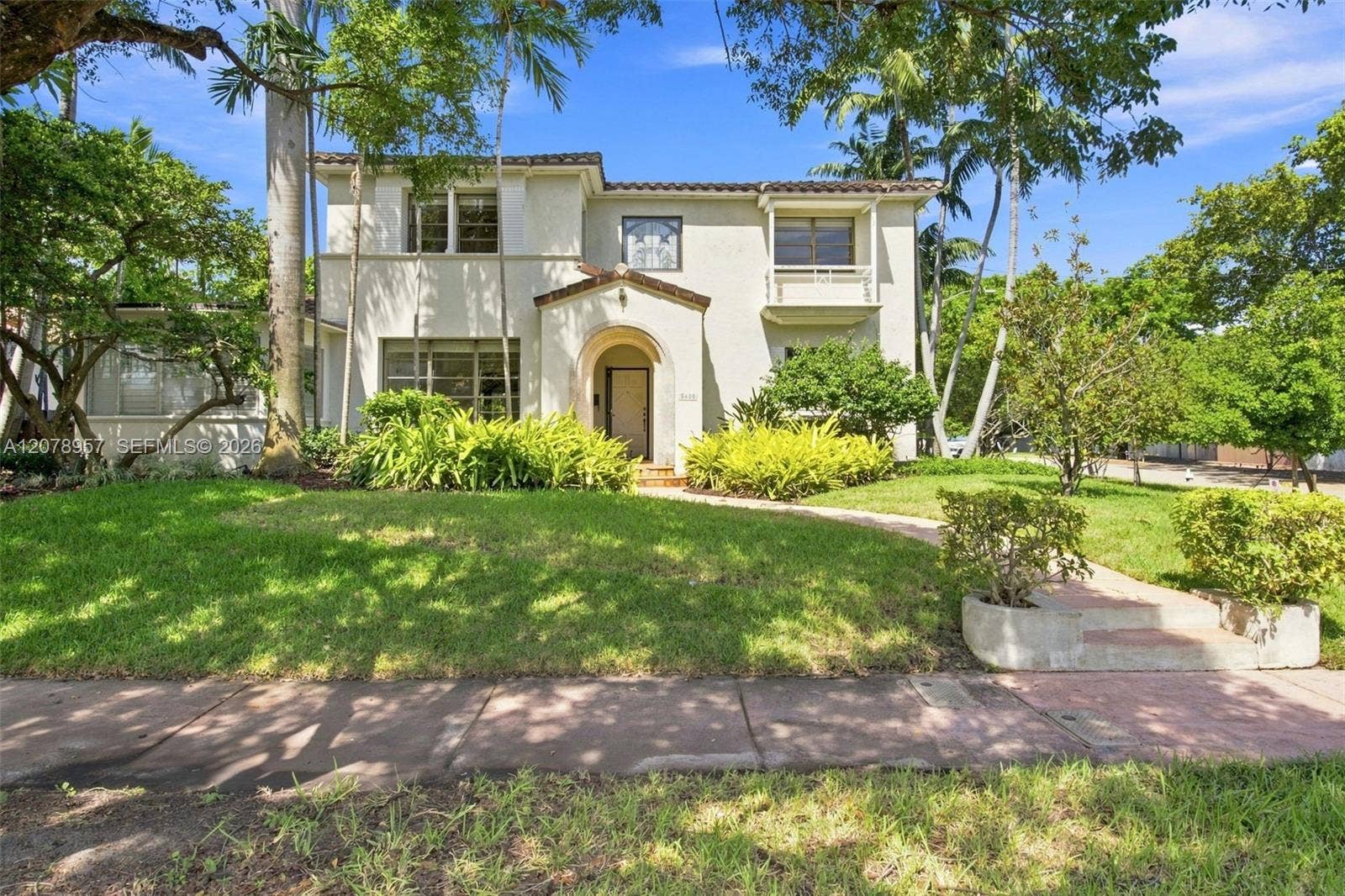 5680 Pine Tree Drive, Miami Beach, FL 33140 Photo 2