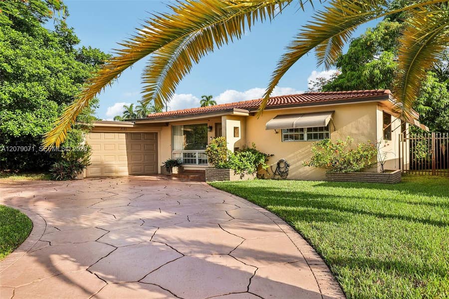 Property photo for 3121 Hollywood Boulevard, Hollywood, FL