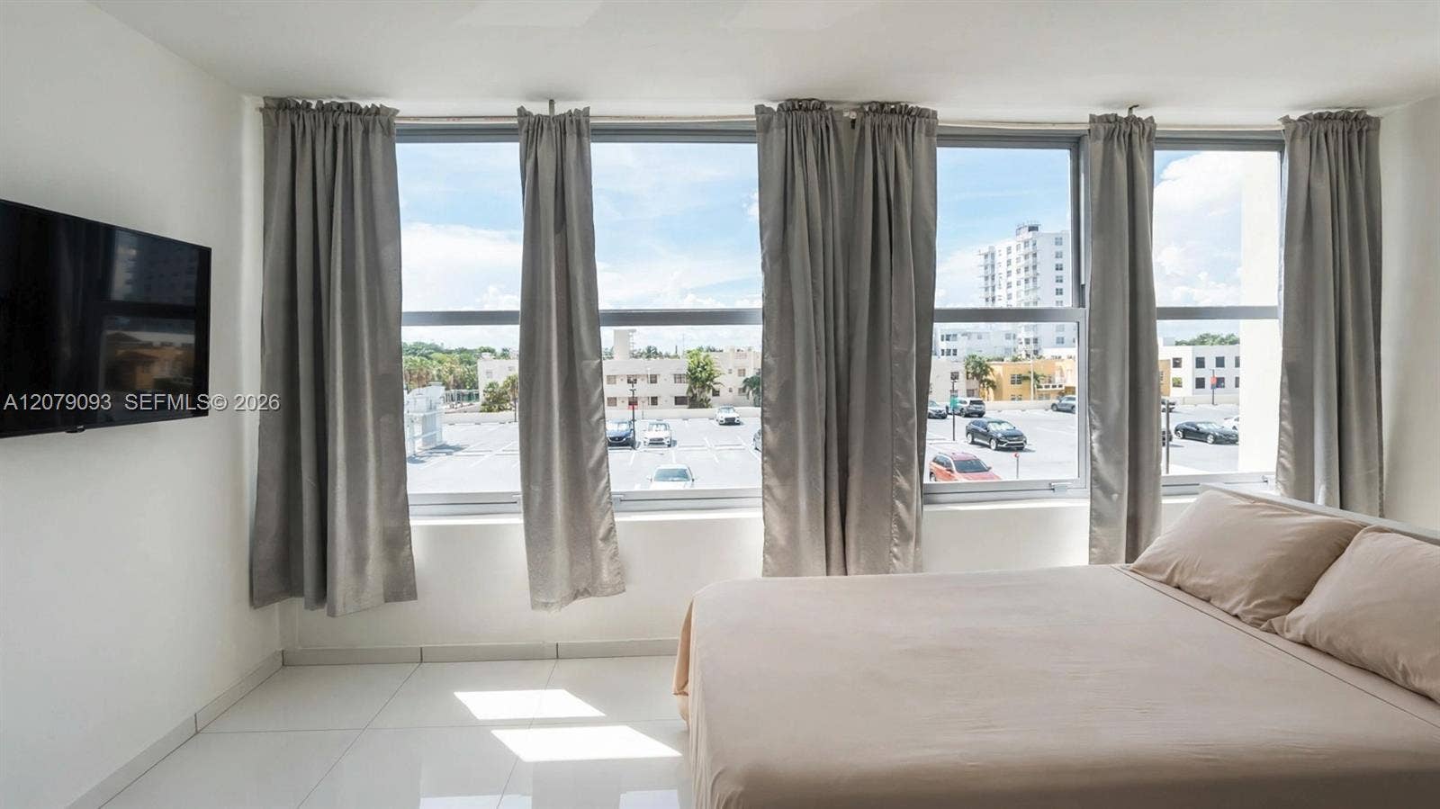 2899 Collins Avenue, #544, Miami Beach, FL 33140 Virtually Staged