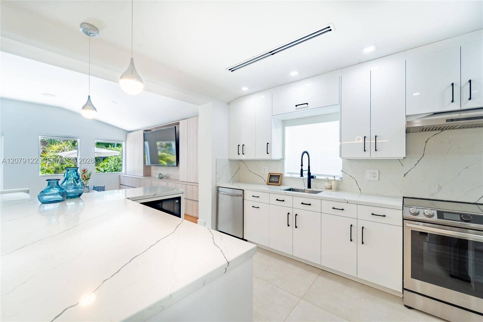 8926 Emerson Avenue, Surfside, FL 33154 Photo 9