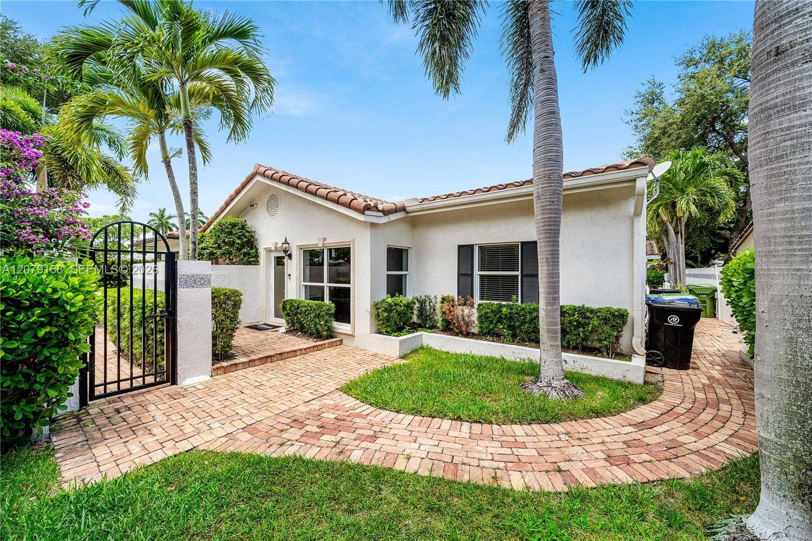 1015 SE 11th Court, Fort Lauderdale, FL 33316 Photo 3