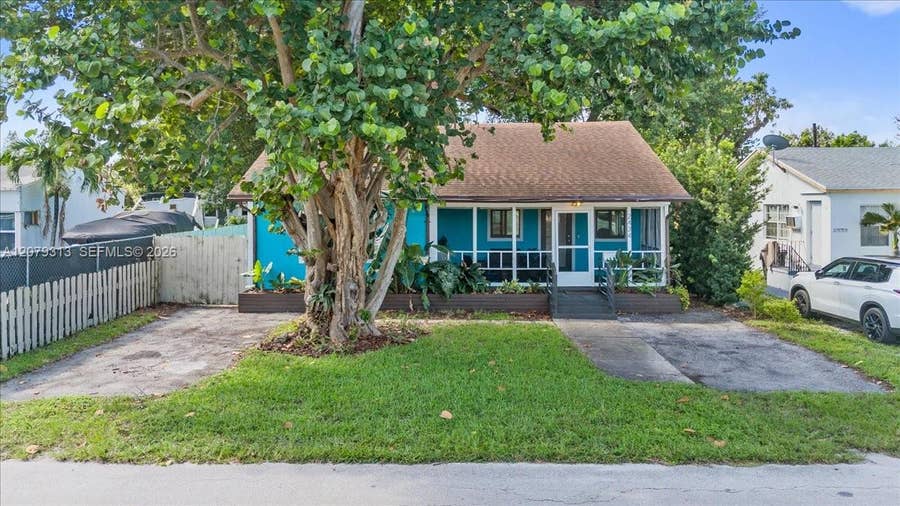Property photo for 2434 Lincoln Street, Hollywood, FL