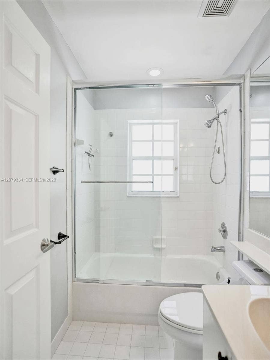8219 Via Di Veneto, Boca Raton, Boca Raton, FL 33496 2nd bathroom