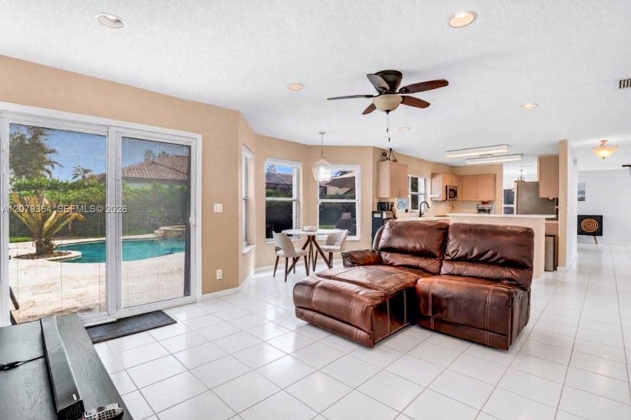 743 NW 174th Terrace, Pembroke Pines, FL 33029 Photo 9