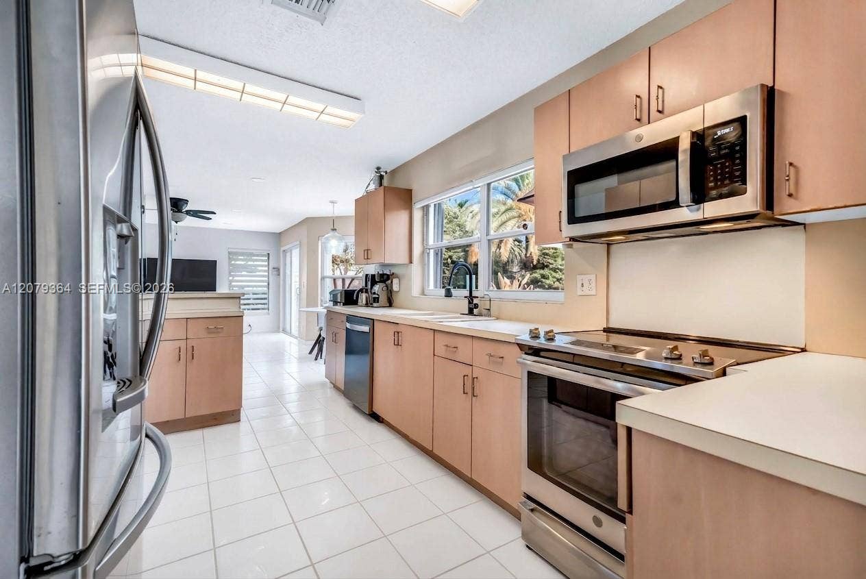 743 NW 174th Terrace, Pembroke Pines, FL 33029 Photo 7