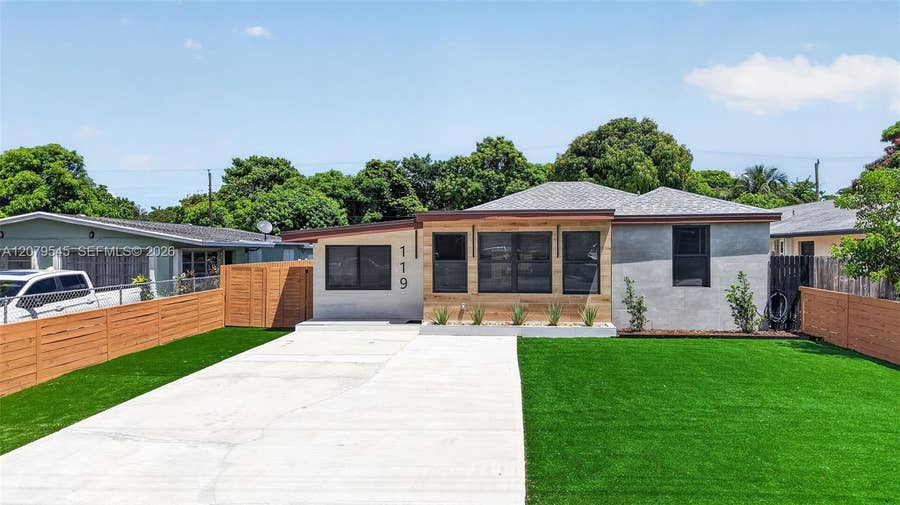 Property photo for 119 SW 4th Avenue, Delray Beach, FL