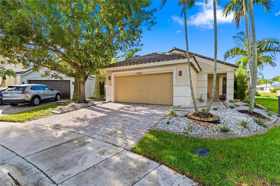 Property photo for 1416 Canary Island Drive, Weston, FL