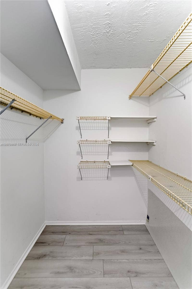 Walking closet