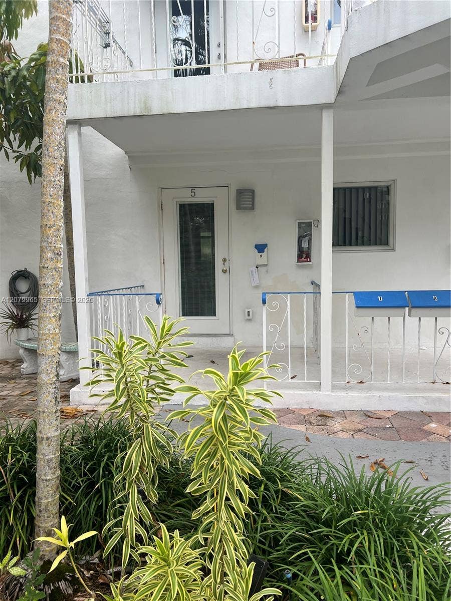 225 SE 16th Avenue, #5, Fort Lauderdale, Fort Lauderdale, FL 33301 Photo 3