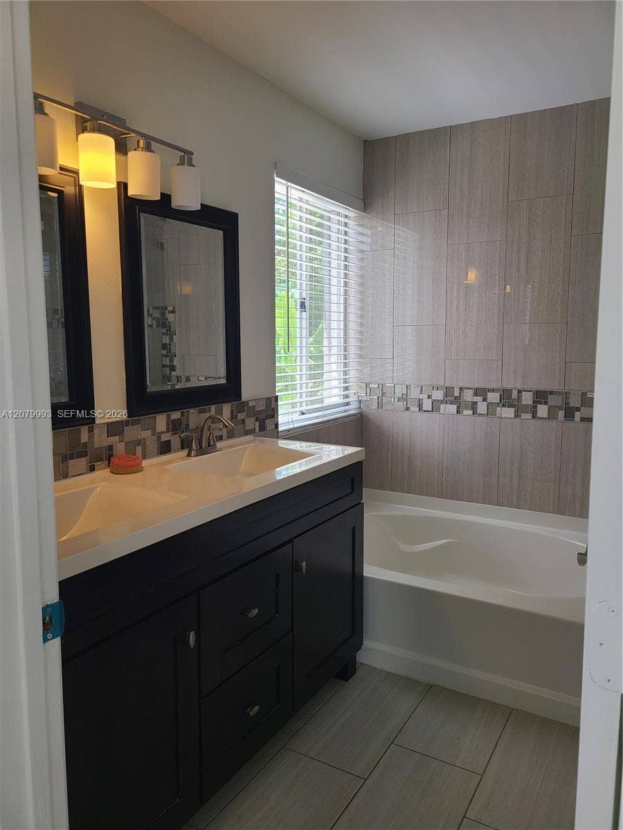 8820 SW 13th Street, Pembroke Pines, FL 33025 Photo 12