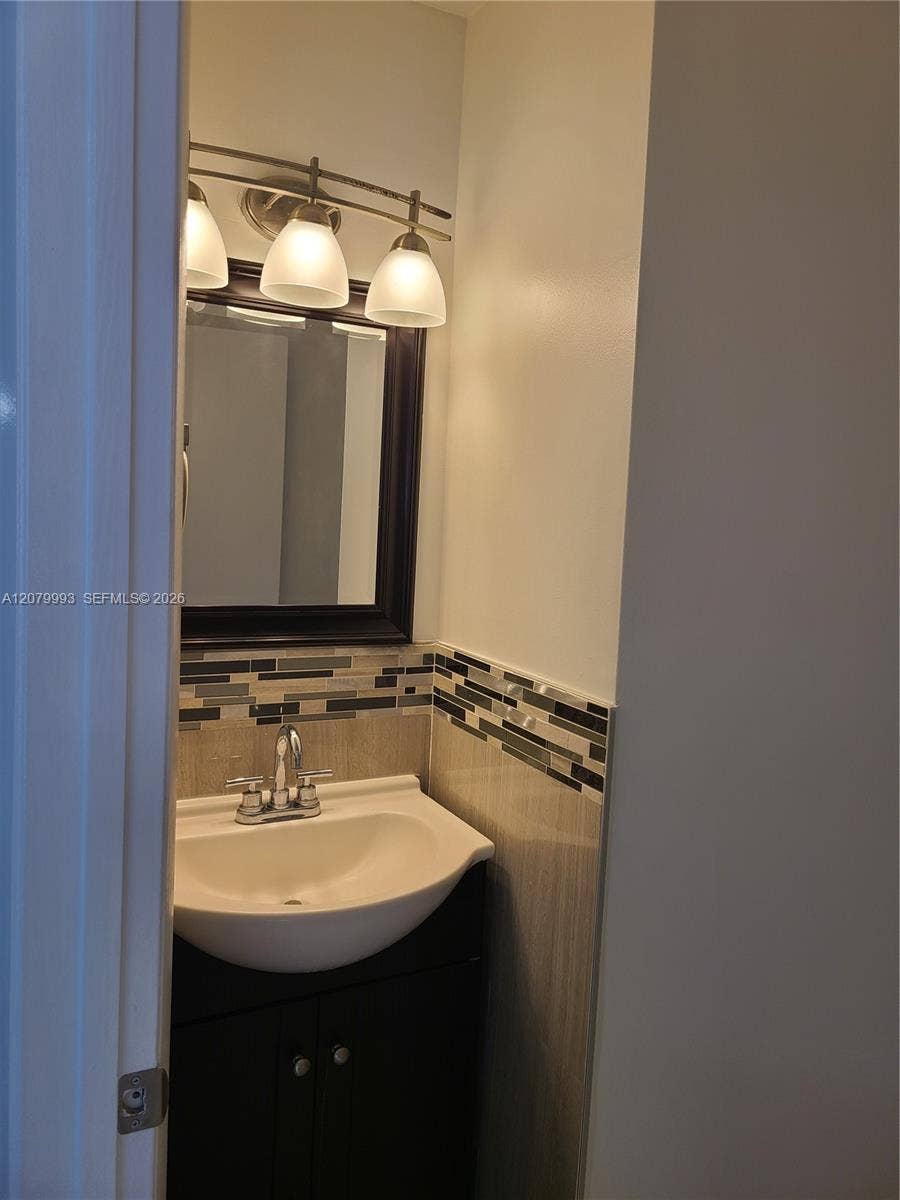 8820 SW 13th Street, Pembroke Pines, FL 33025 Photo 8