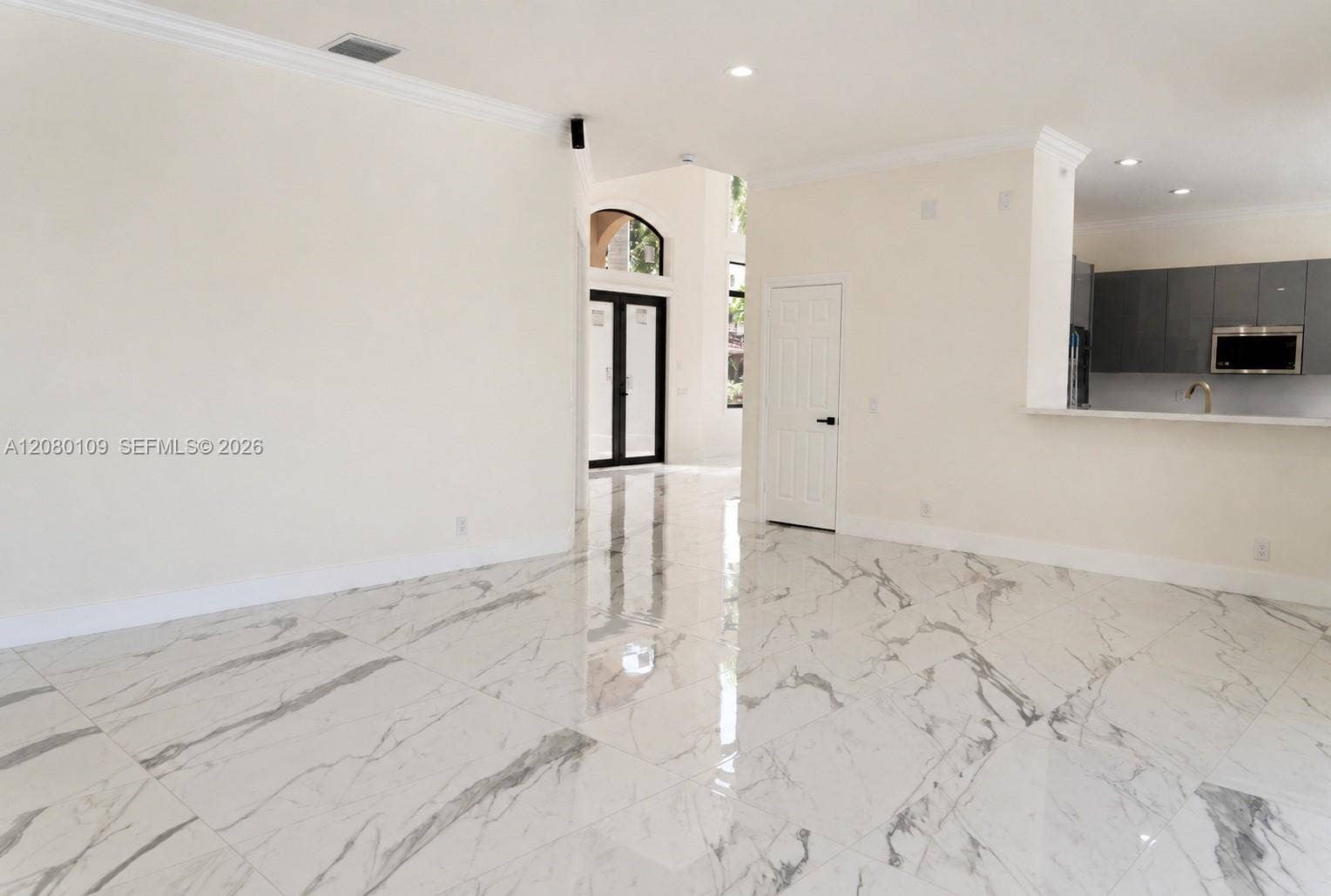 1672 Victoria Pointe Circle, Weston, Weston, FL 33327 Family Room Foyer View