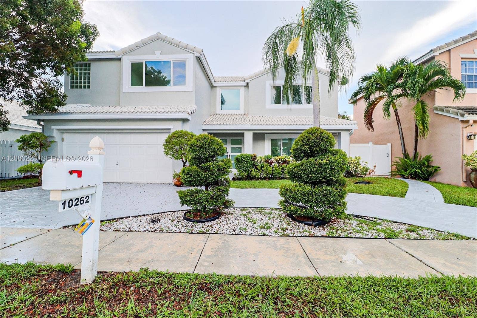 10262 SW 9th Lane, Pembroke Pines, FL 33025 Photo 2
