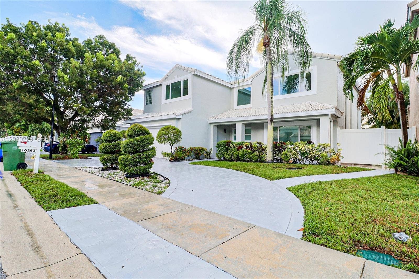 10262 SW 9th Lane, Pembroke Pines, FL 33025 Photo 1