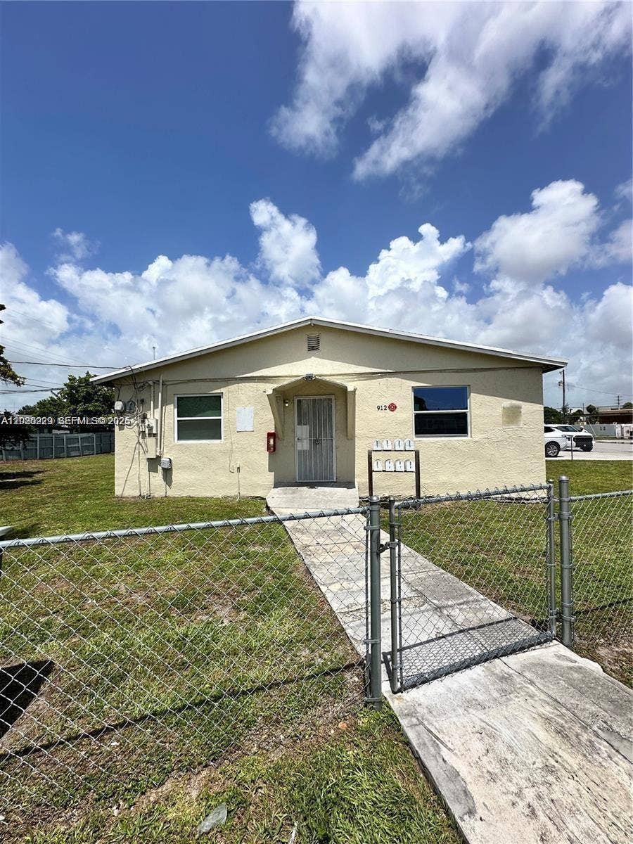 Property photo for 912 NW 9th Avenue, #8, Hallandale Beach, FL