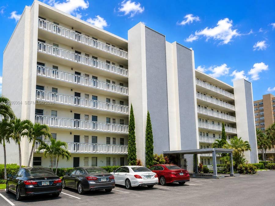 Property photo for 301 NE 14th Avenue, #507, Hallandale Beach, FL