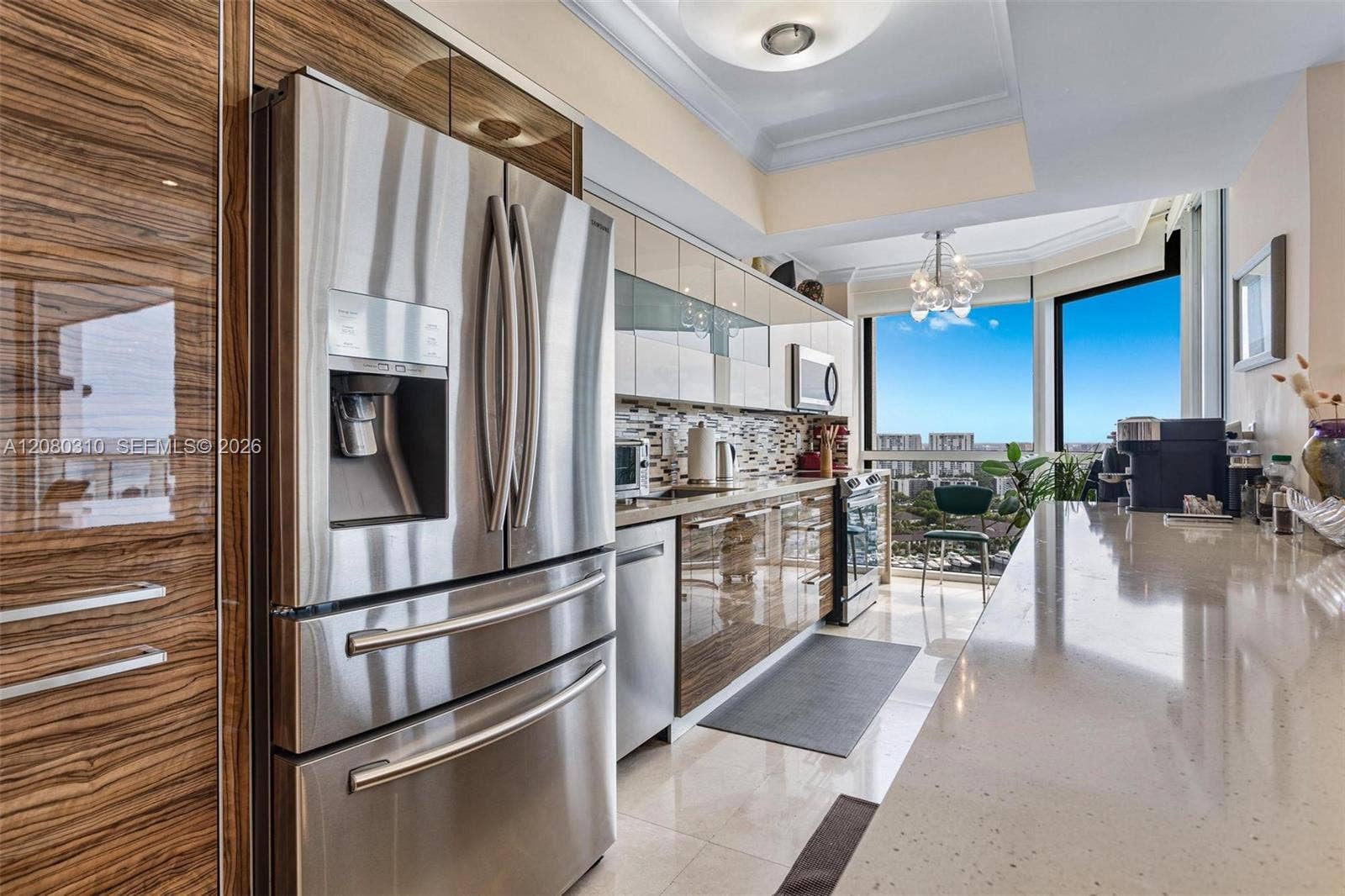21205 Yacht Club Drive, #2405+DEN, Aventura, FL 33180 Photo 2