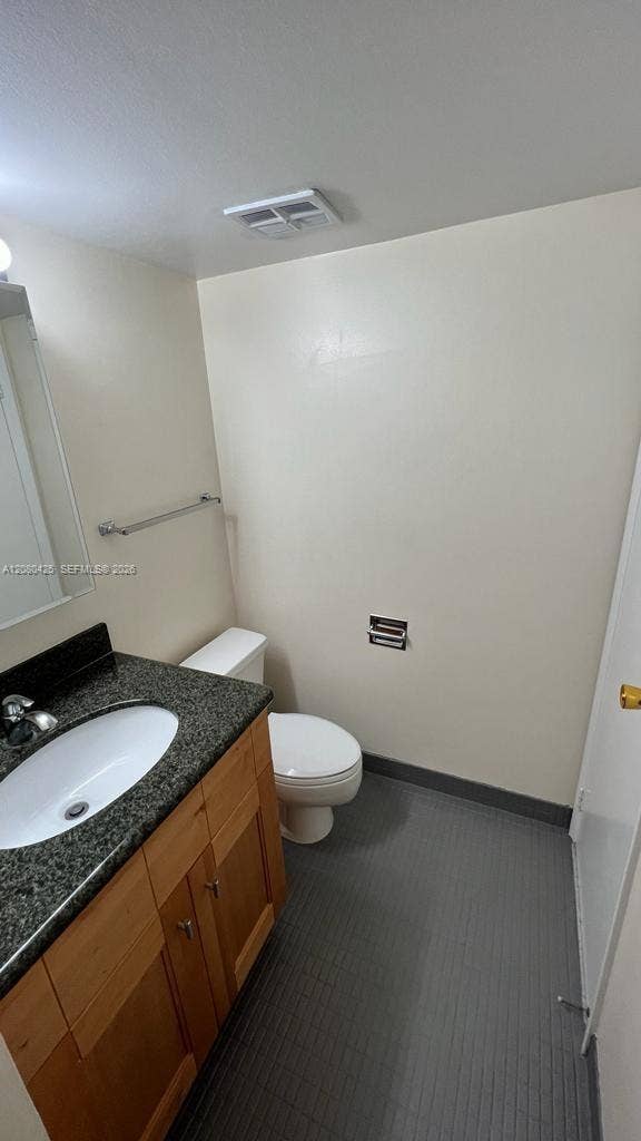 20500 W Country Club Drive, #204, Aventura, FL 33180 Photo 8
