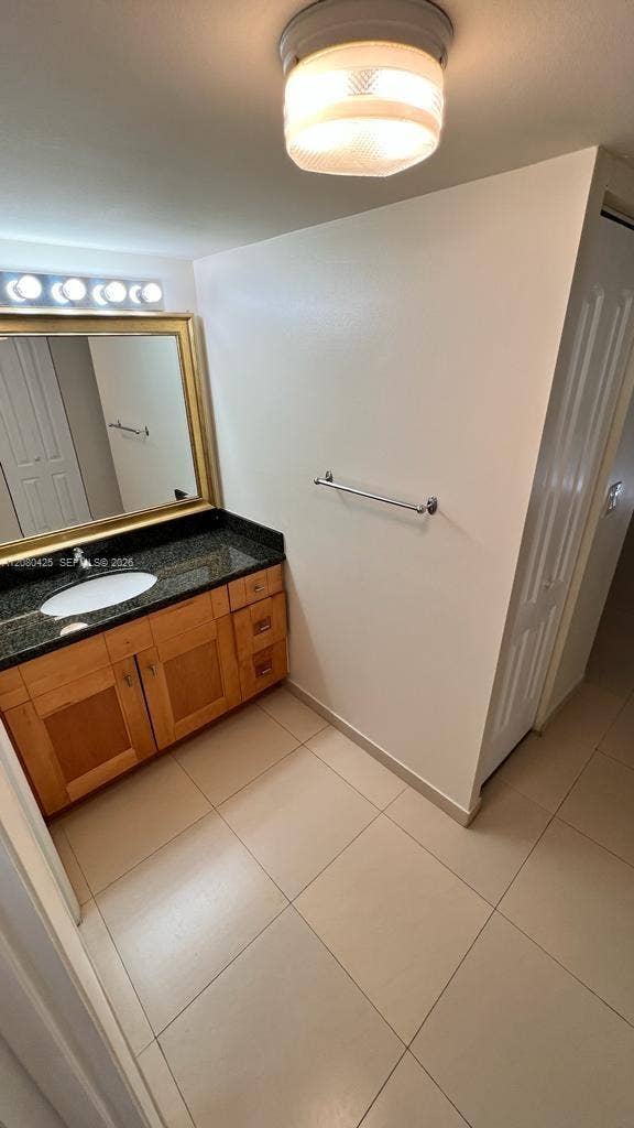 20500 W Country Club Drive, #204, Aventura, FL 33180 Photo 11