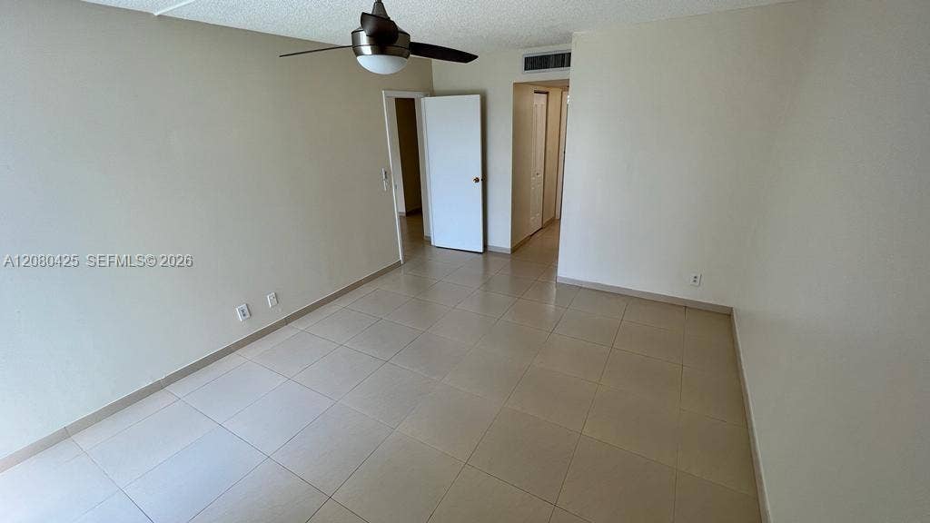 20500 W Country Club Drive, #204, Aventura, FL 33180 Photo 5