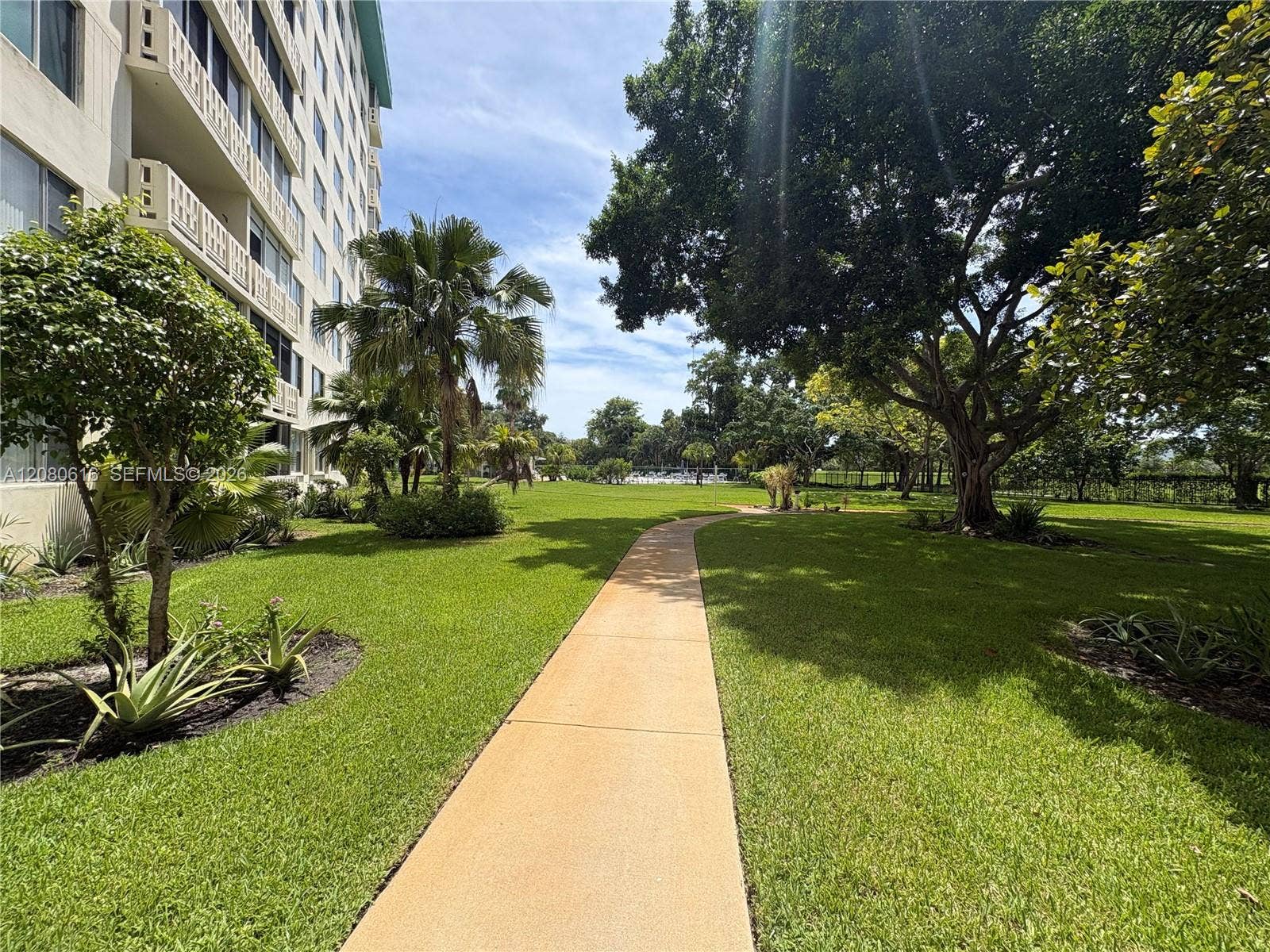 4330 Hillcrest Drive, #816, Hollywood, FL 33021 Photo 25