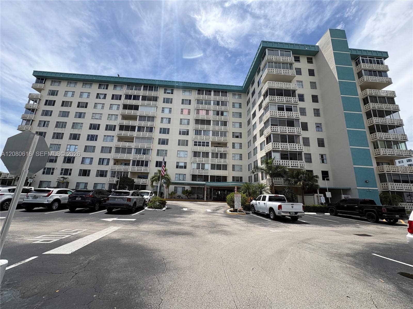 4330 Hillcrest Drive, #816, Hollywood, FL 33021 Photo 2