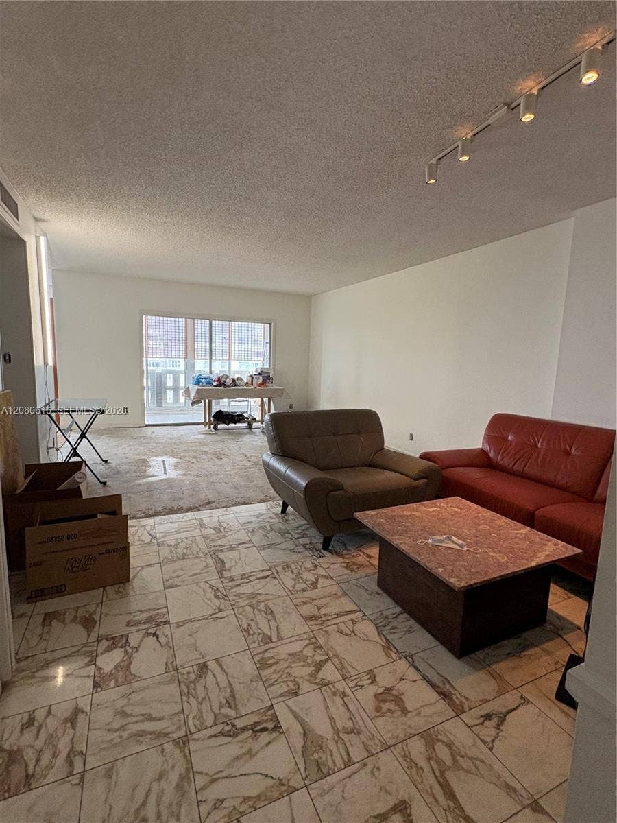 4330 Hillcrest Drive, #816, Hollywood, FL 33021 Photo 3