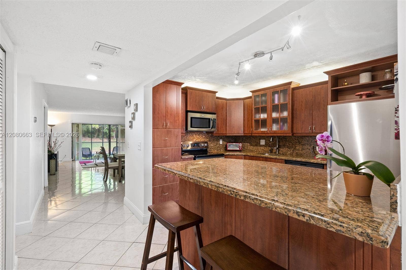 197 Lakeview Drive, #102, Weston, FL 33326 Photo 5