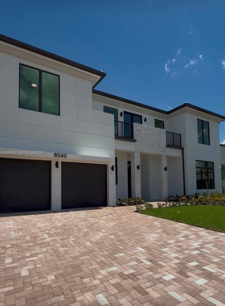 Property photo for 8540 NW 160th Terrace, Miami Lakes, FL