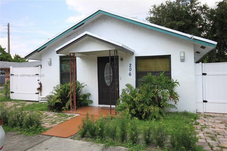 Property photo for 206 SW 2nd Terrace, Dania Beach, FL