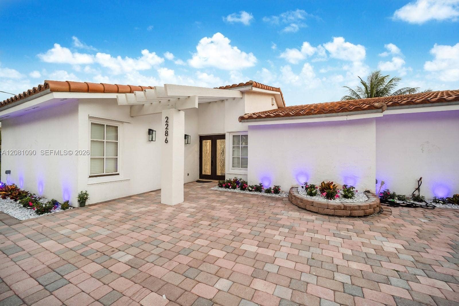 2286 NE 215th Street, Miami, FL 33180 Photo 2