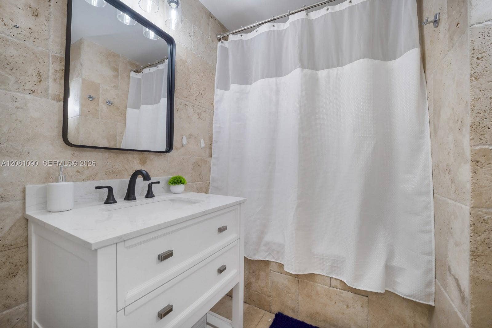 2286 NE 215th Street, Miami, FL 33180 Photo 22