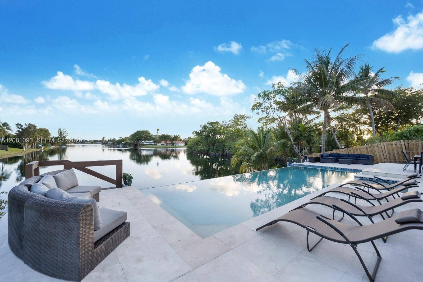 2286 NE 215th Street, Miami, FL 33180 Photo 27