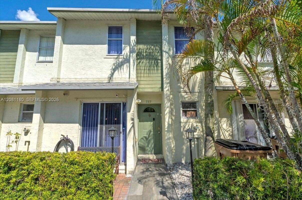 789 Crystal Lake Drive, Deerfield Beach, FL 33064 Photo 24